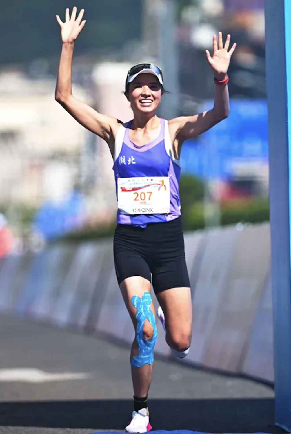 從貴州背簍女孩到UTMB三冠傳奇！姚妙：用雙腳把大山故事跑向世界- 尋寶網